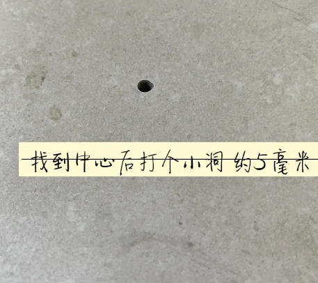 莲池瓷砖空鼓维修公司专业解答在瓷砖铺贴过程中，如果砂料搅拌不均匀，将会带来以下问题