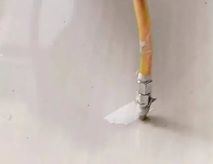 莲池瓷砖空鼓维修公司专业解答在瓷砖铺贴过程中，如果使用的砂料过粗（如全部使用了粗砂），可能会导致以下问题